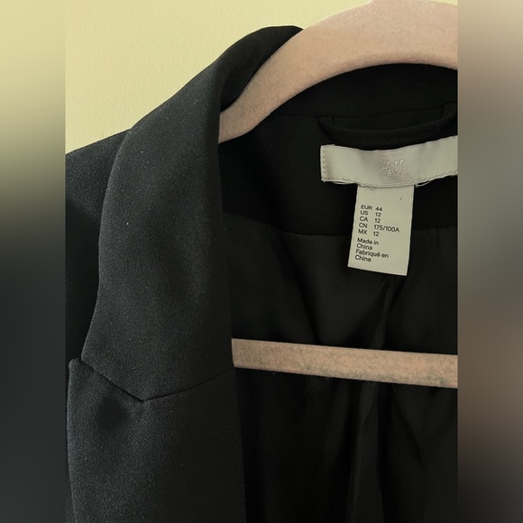 H&M black blazer - Picture 3 of 3